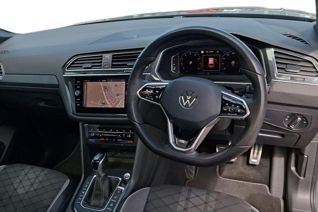 VOLKSWAGEN Tiguan Photo 11