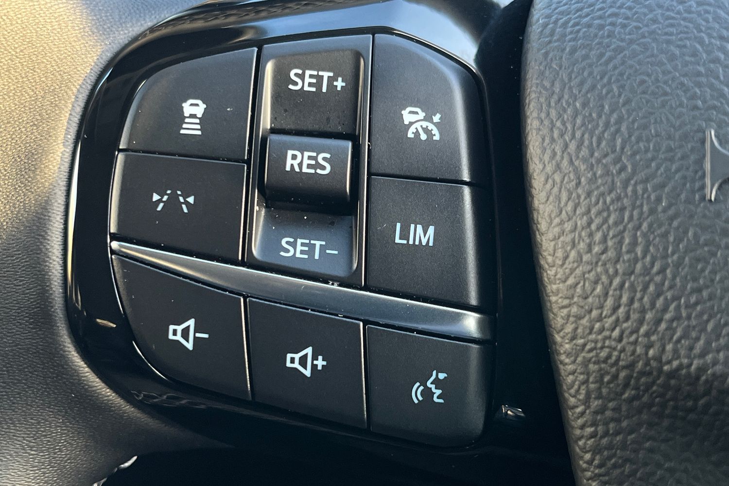 Ford KUGA Photo 24