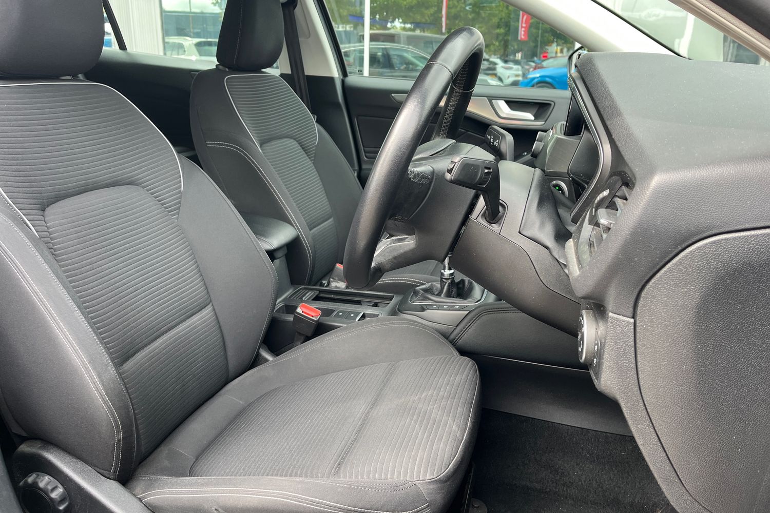 Ford FOCUS Photo 16