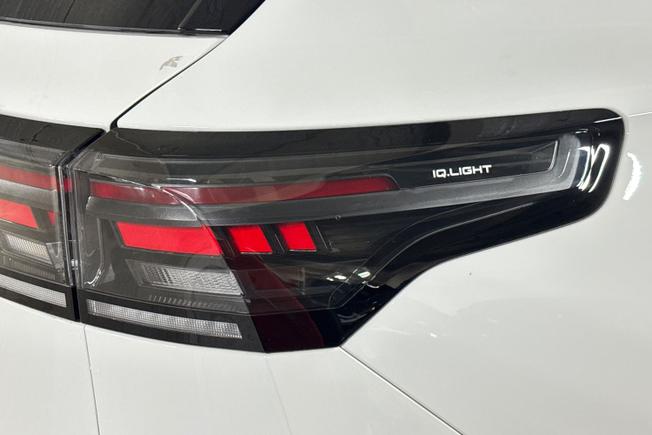 VOLKSWAGEN Tiguan Photo 18