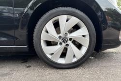 VOLKSWAGEN Golf Photo 5
