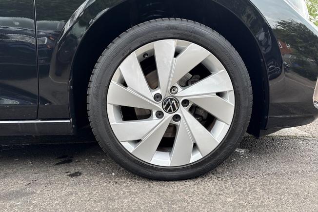 VOLKSWAGEN Golf Photo 5