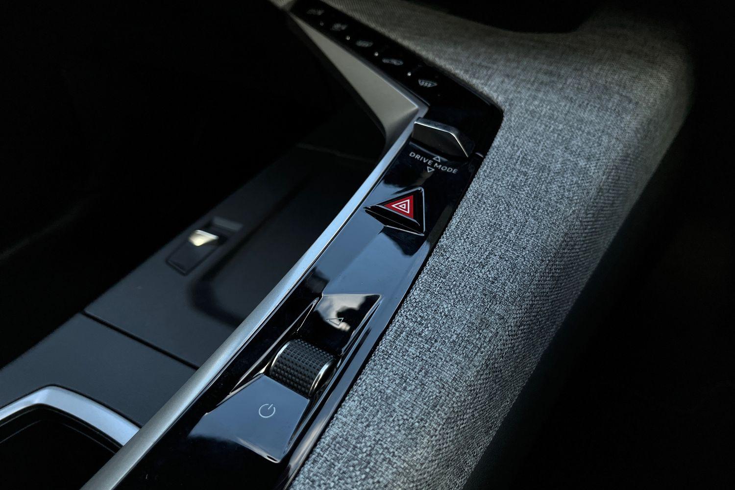 Peugeot E-3008 Photo 32