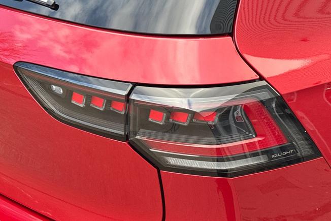VOLKSWAGEN Golf Photo 18
