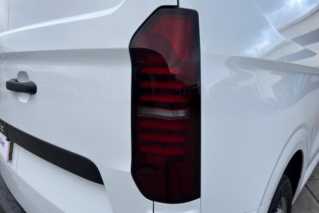 VOLKSWAGEN e-Transporter Photo 18