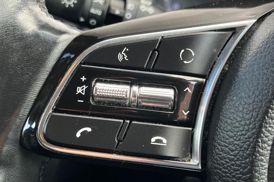 Kia XCEED Photo autoimg-24fd755143af6f8b8f98072e63a832235270383f.jpg