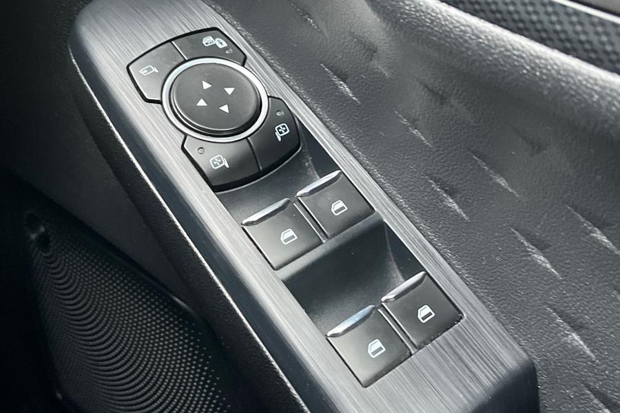 Ford KUGA Photo autoimg-24fdf7a731099dca173ca290fea7888a0bb76095.jpg