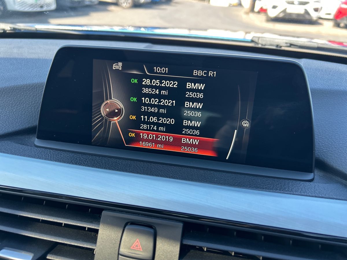 BMW 3 Series Photo 30