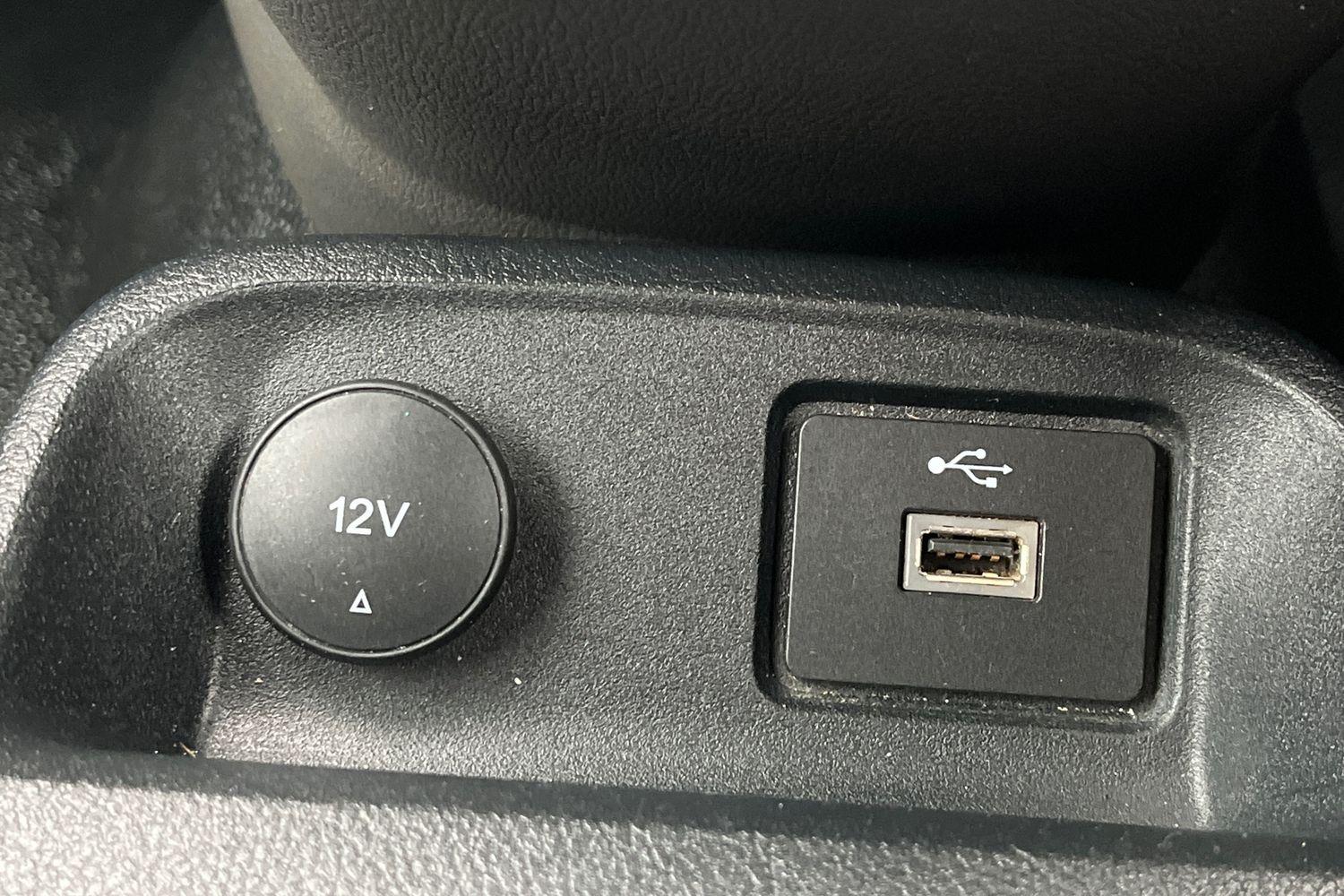 Ford TRANSIT CONNECT Photo 15