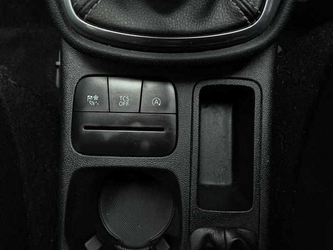 FORD Fiesta Photo 32