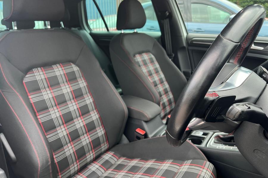 Volkswagen GOLF Photo autoimg-250a2ebff283916effd36cde7cd0df730084c831.jpg