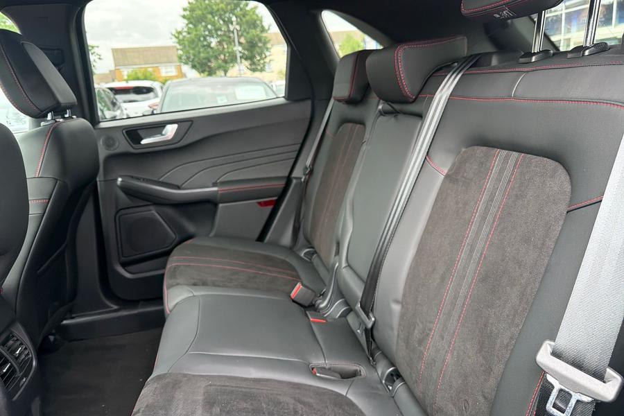 Ford Kuga Photo autoimg-250b76816bb56e1732d2c78b4cf2f5c1d2300a9f.jpg