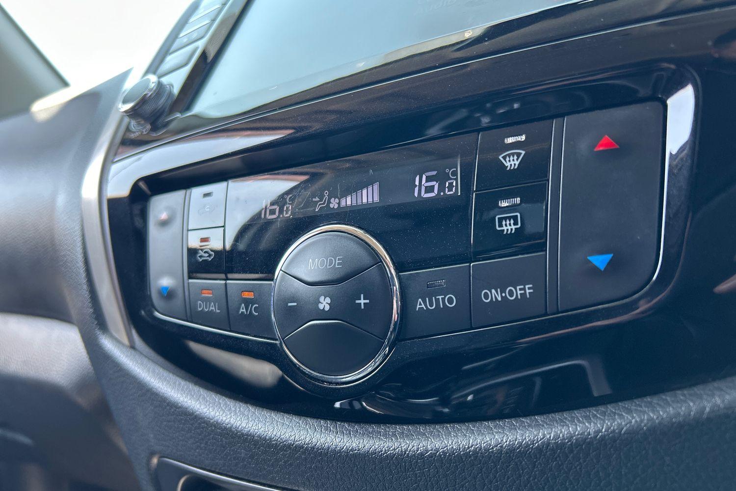 Nissan NAVARA Photo 39