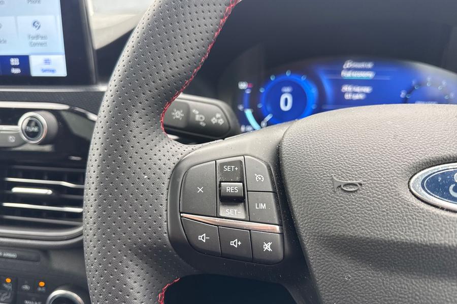 Ford KUGA Photo autoimg-251b6bf1068c2bfa3e4132425e85c09f86393496.jpg