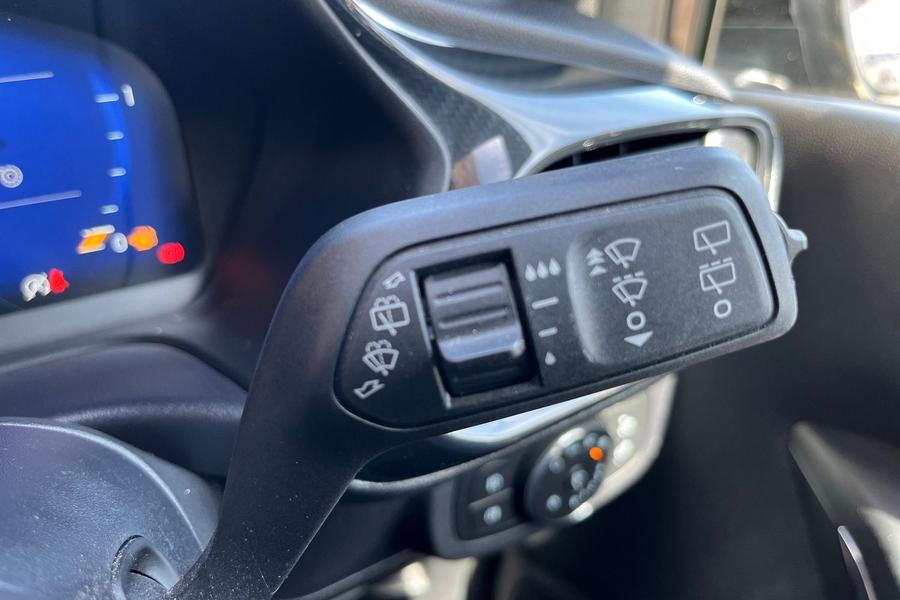Ford FIESTA Photo autoimg-251bc711e2275f36c7a6a08549b63d9b08d29795.jpg