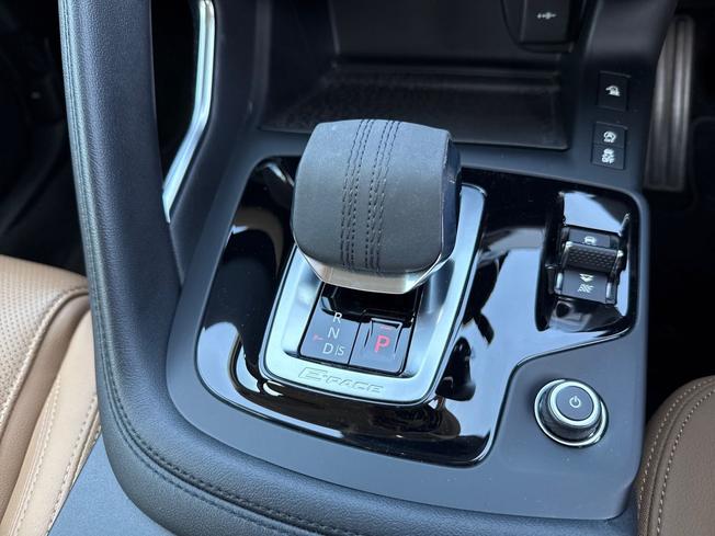 JAGUAR E-Pace Photo 32