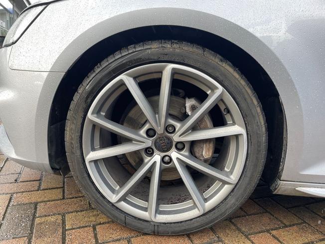AUDI A4 Photo 33