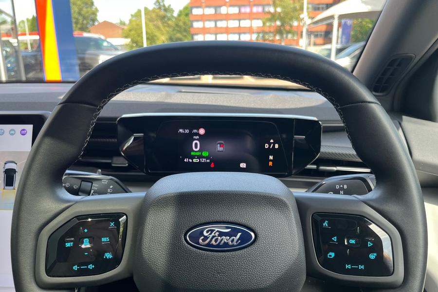 Ford Explorer Photo autoimg-251e172facdf558bdf933e77207750bec0648ba1.jpg
