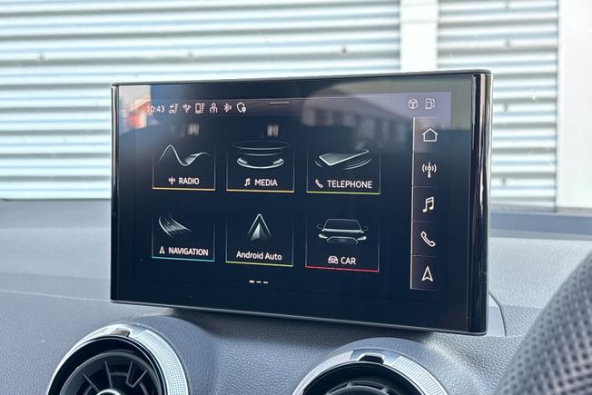 AUDI Q2 Photo 13