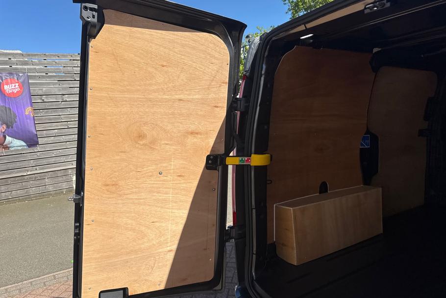 Used FORD TRANSIT CUSTOM BJ22WHD 18