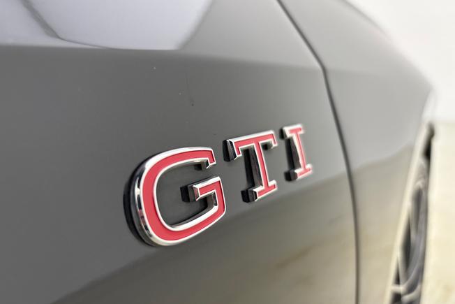 VOLKSWAGEN Golf Photo 21