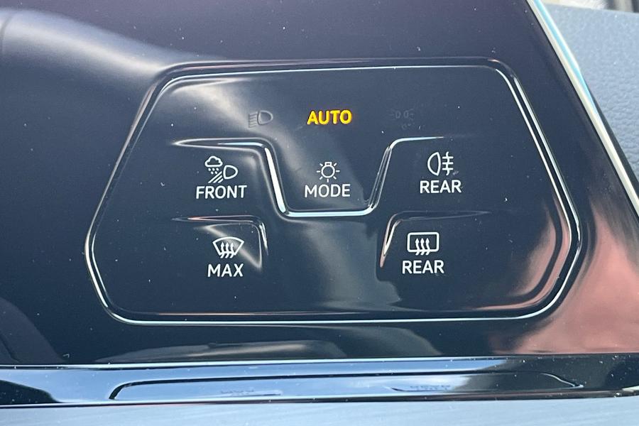 Volkswagen Golf Photo autoimg-25343aa618ec1c3e409149cab170e401f3e3bd8a.jpg