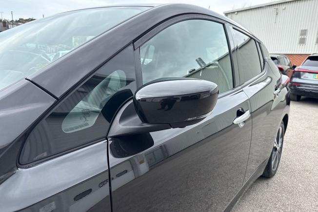 NISSAN Leaf Photo 27