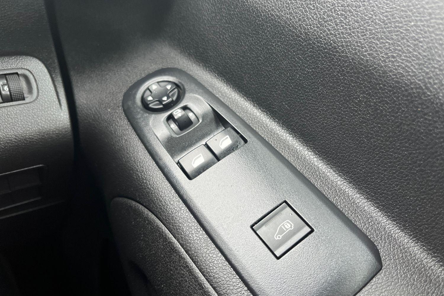 Peugeot PARTNER Photo 23