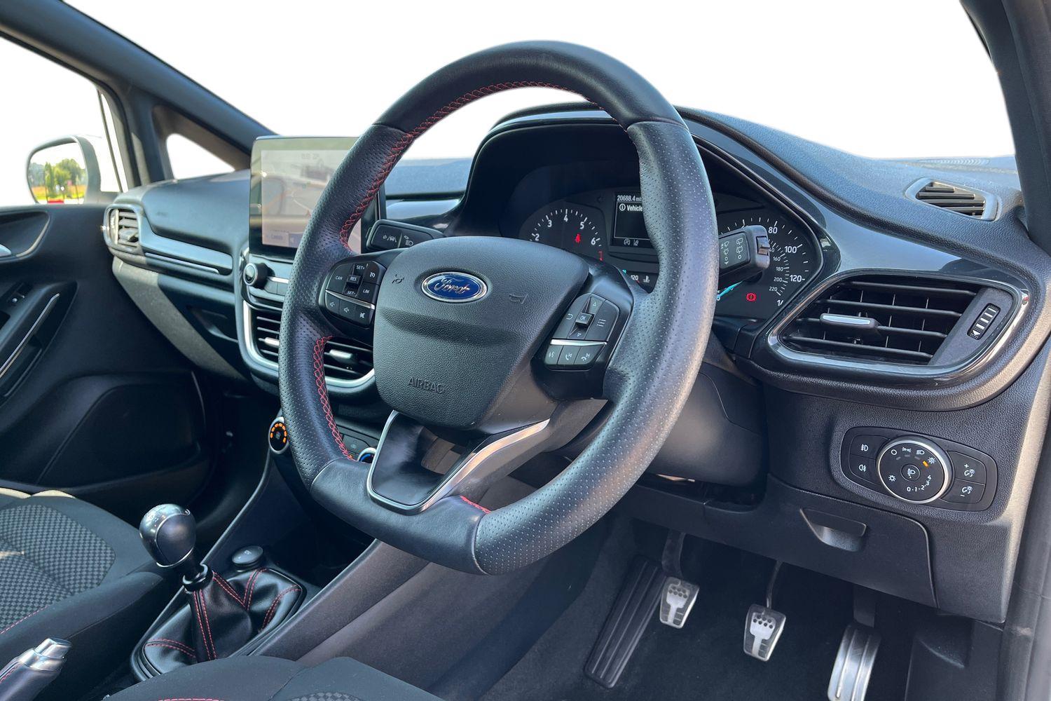 Ford Fiesta Photo 8