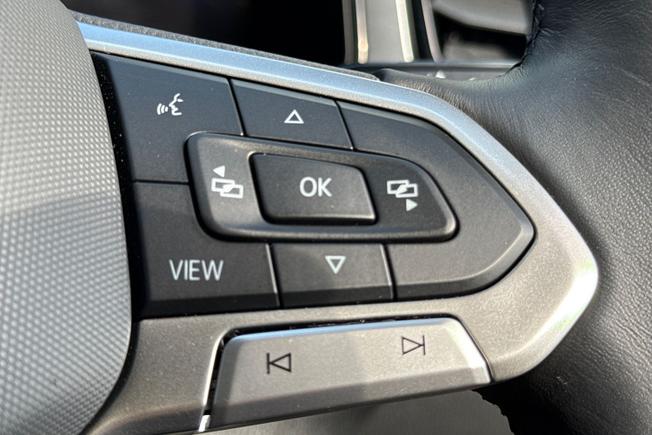 VOLKSWAGEN T-Roc Photo 17