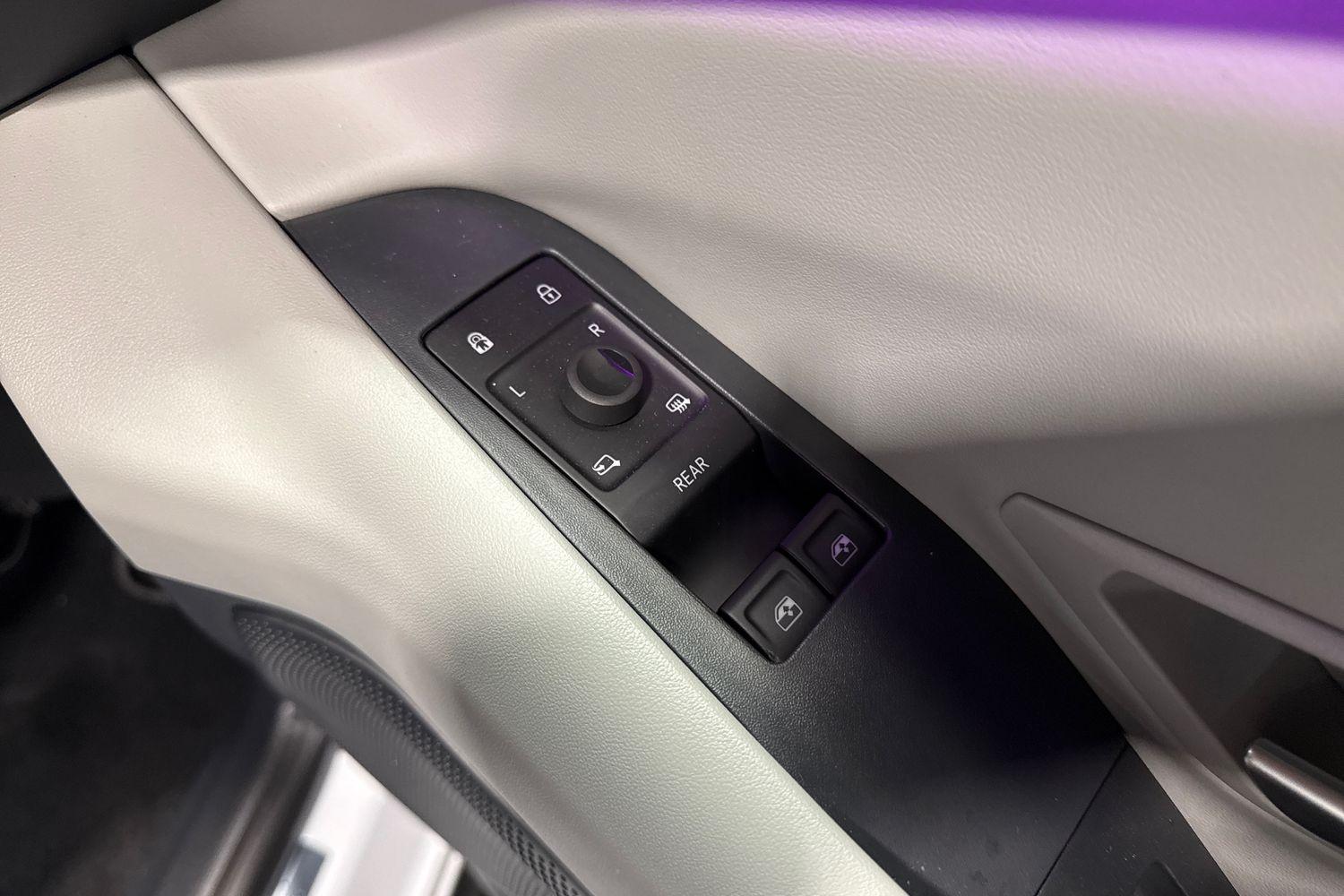 Ford Explorer Photo 15