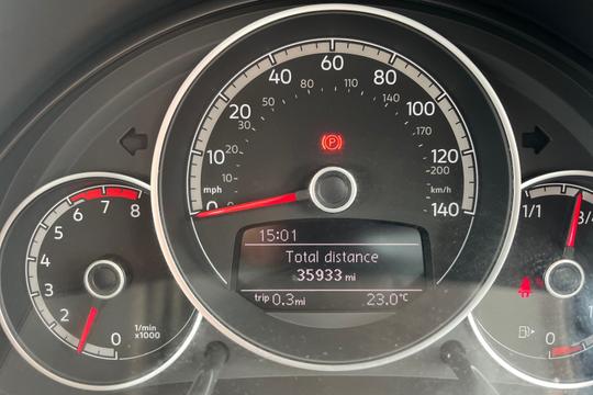Volkswagen up! Photo autoimg-25421277c6fd314fec9780c148eb219cb278b8f7.jpg
