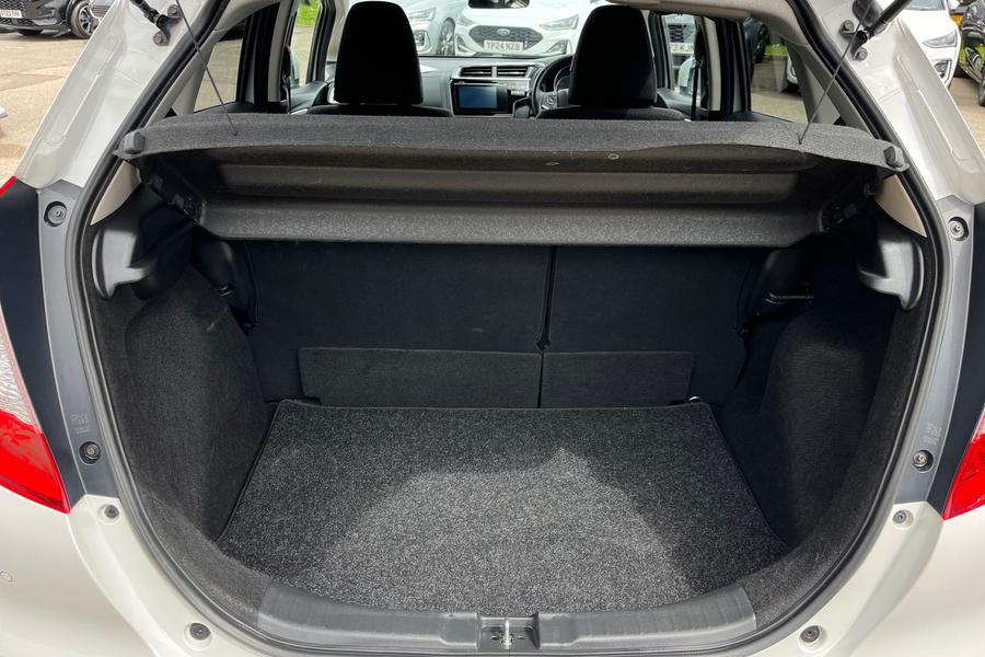 Honda JAZZ Photo autoimg-2542ee0834a49e0b168b6b1fb59bc44f0978fc83.jpg