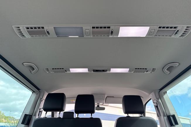 Volkswagen Transporter Shuttle Photo 48