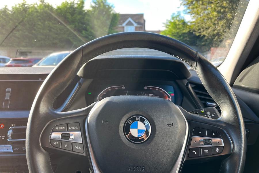 BMW 1 SERIES Photo autoimg-25481add936b7993e8a6075416376ba9f9f5421f.jpg