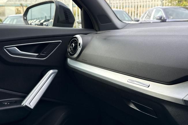 AUDI Q2 Photo 40