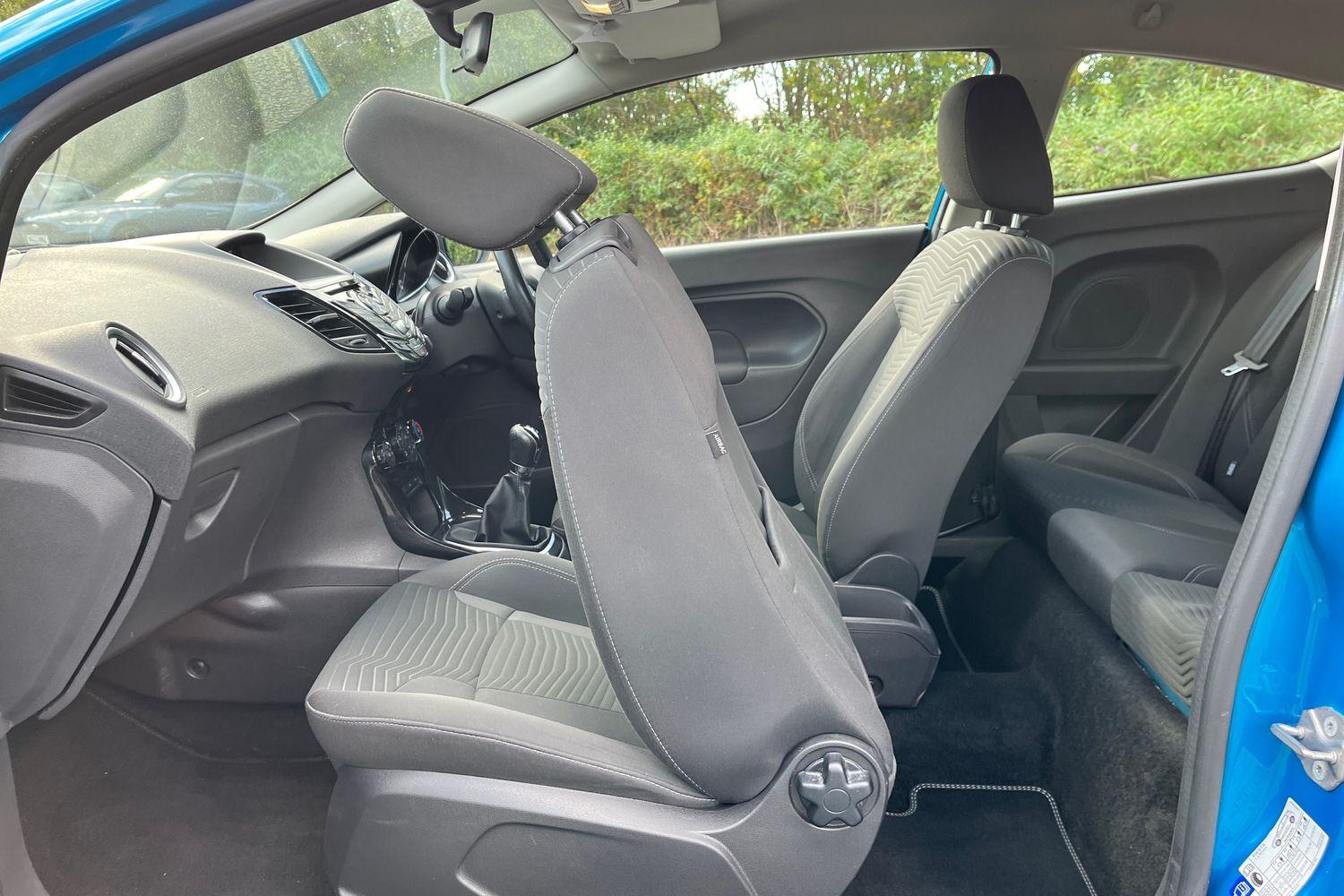 Ford FIESTA Photo 34