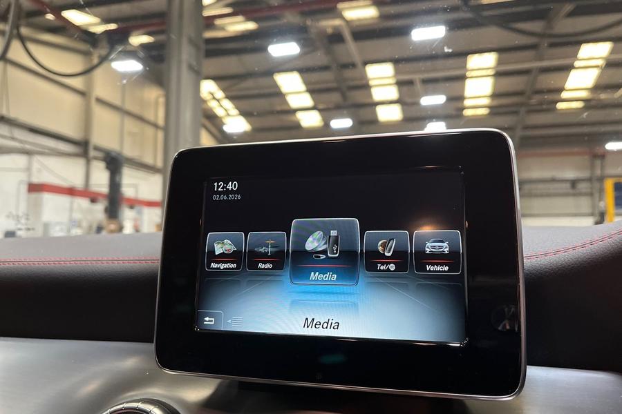 Mercedes-Benz CLA Photo autoimg-255022dab5bb8429ed2790ba5d6d5d7c16fbd405.jpg