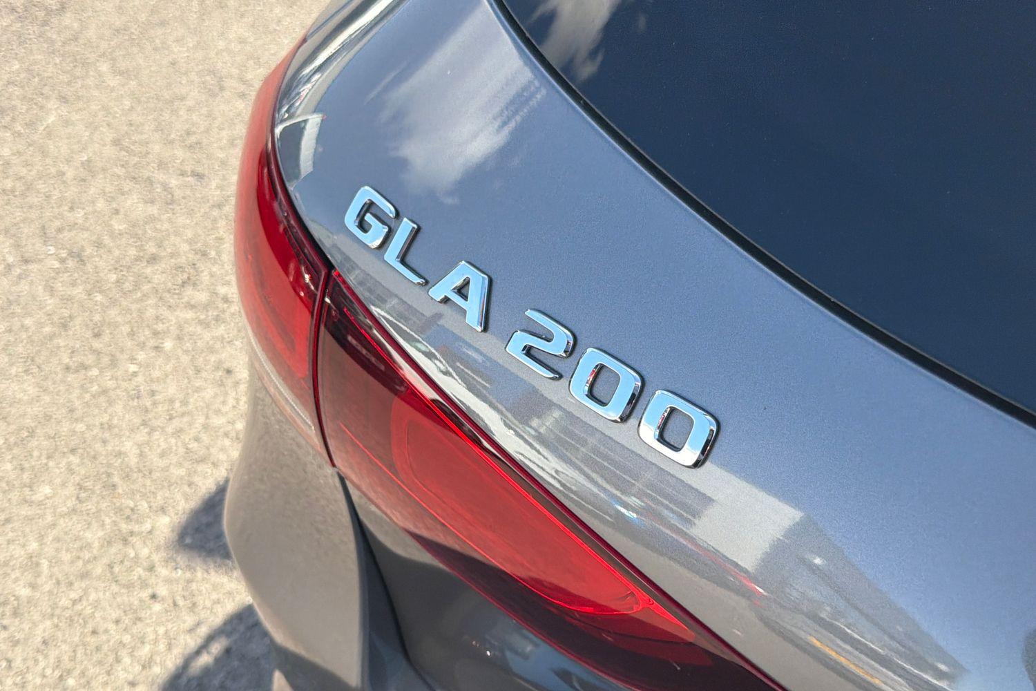 Mercedes-Benz GLA Photo 34