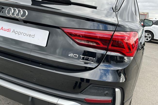 AUDI Q3 Photo 18