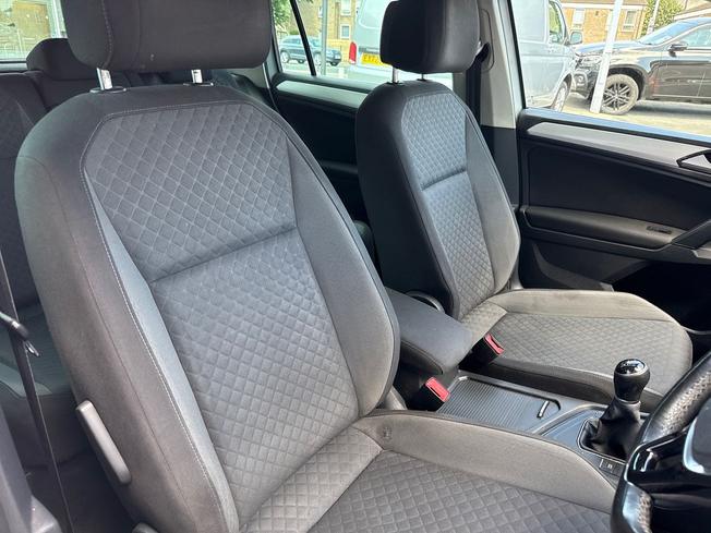 VOLKSWAGEN Tiguan Photo 44