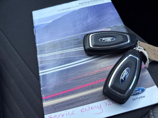 FORD Kuga Photo 42