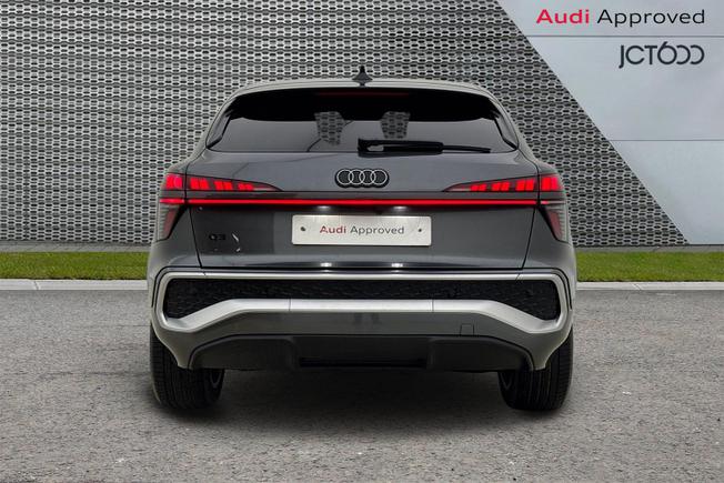 AUDI Q3 Photo 8