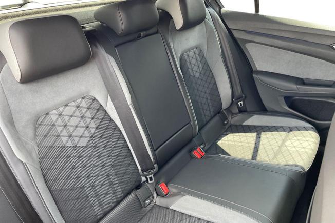 VOLKSWAGEN Golf Photo 9