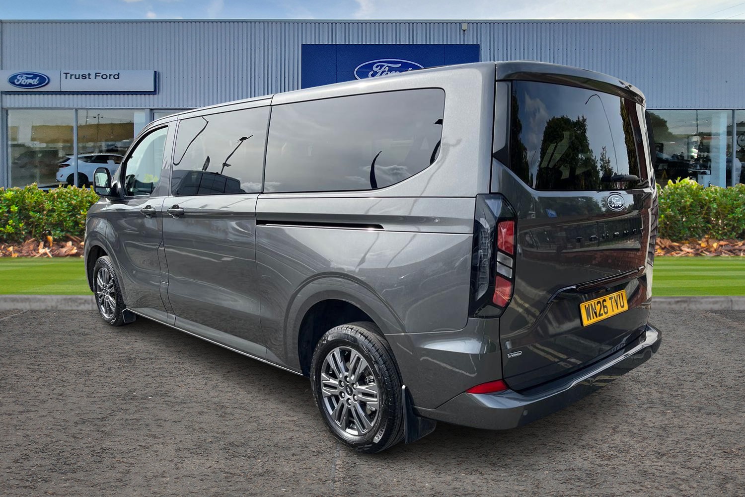 Ford TOURNEO CUSTOM Photo 1