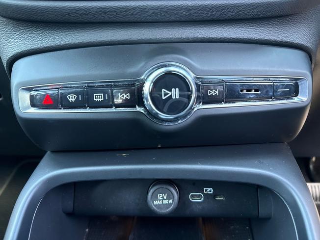 VOLVO Xc40 Photo 35