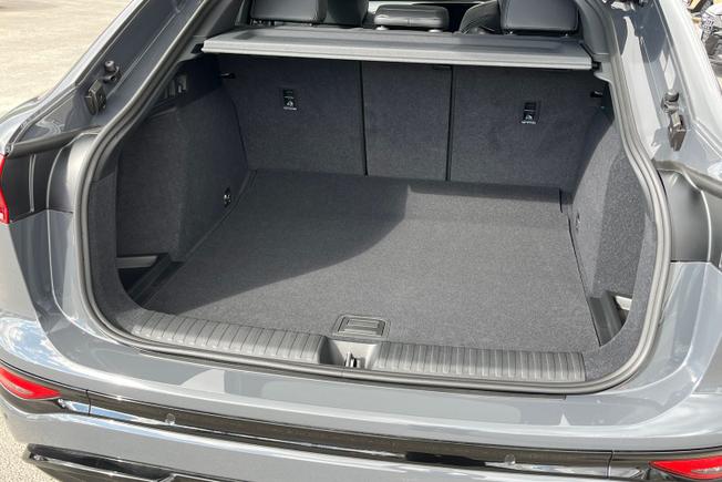 AUDI  Q6 Sportback Photo 12