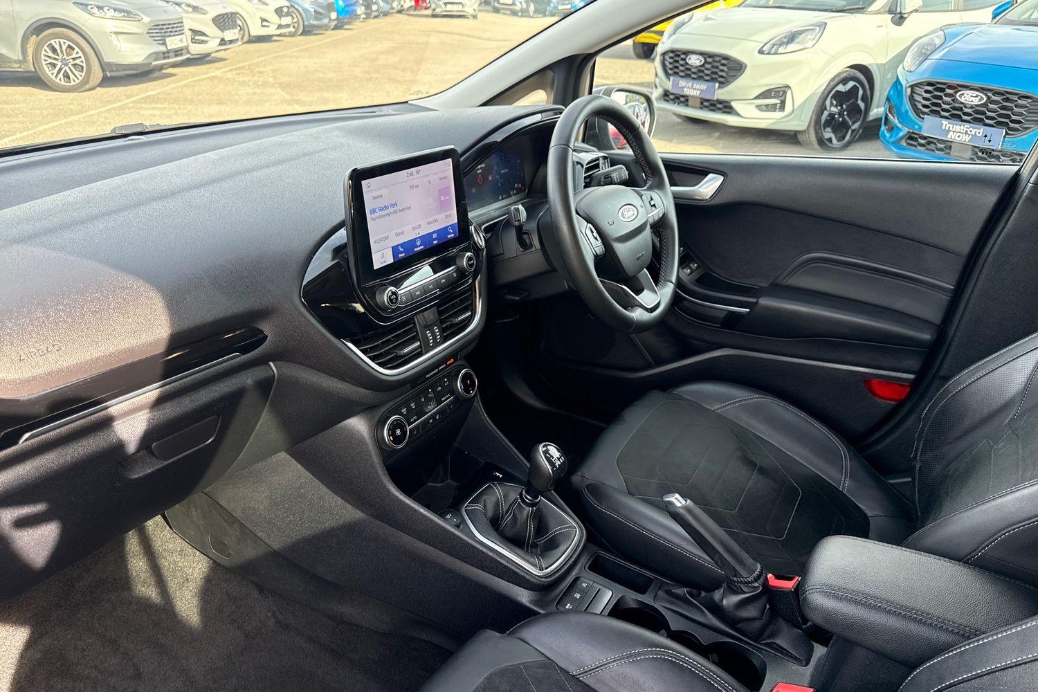 Ford FIESTA Photo 17