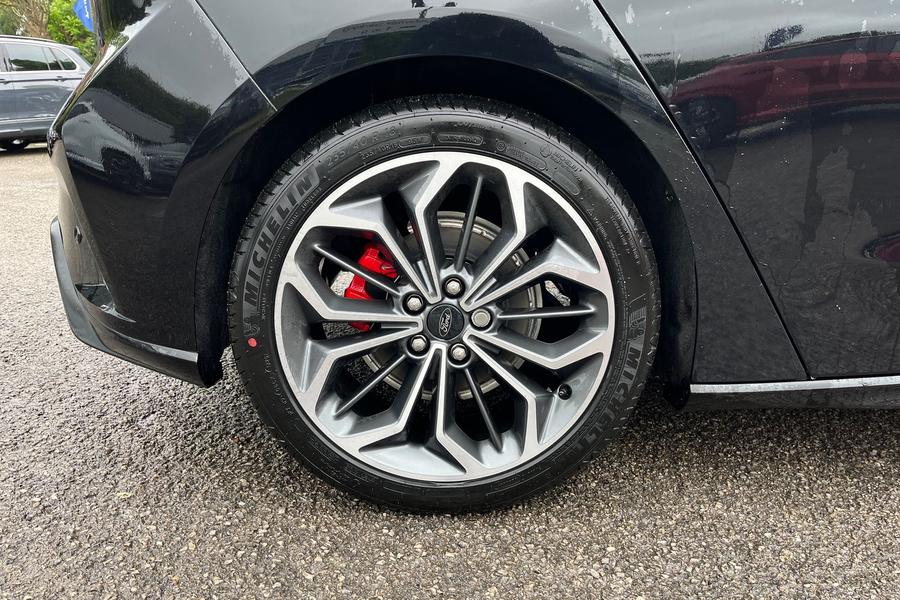 Ford Focus Photo autoimg-256602302d667ef5dd9946adf7a6210309ff8682.jpg