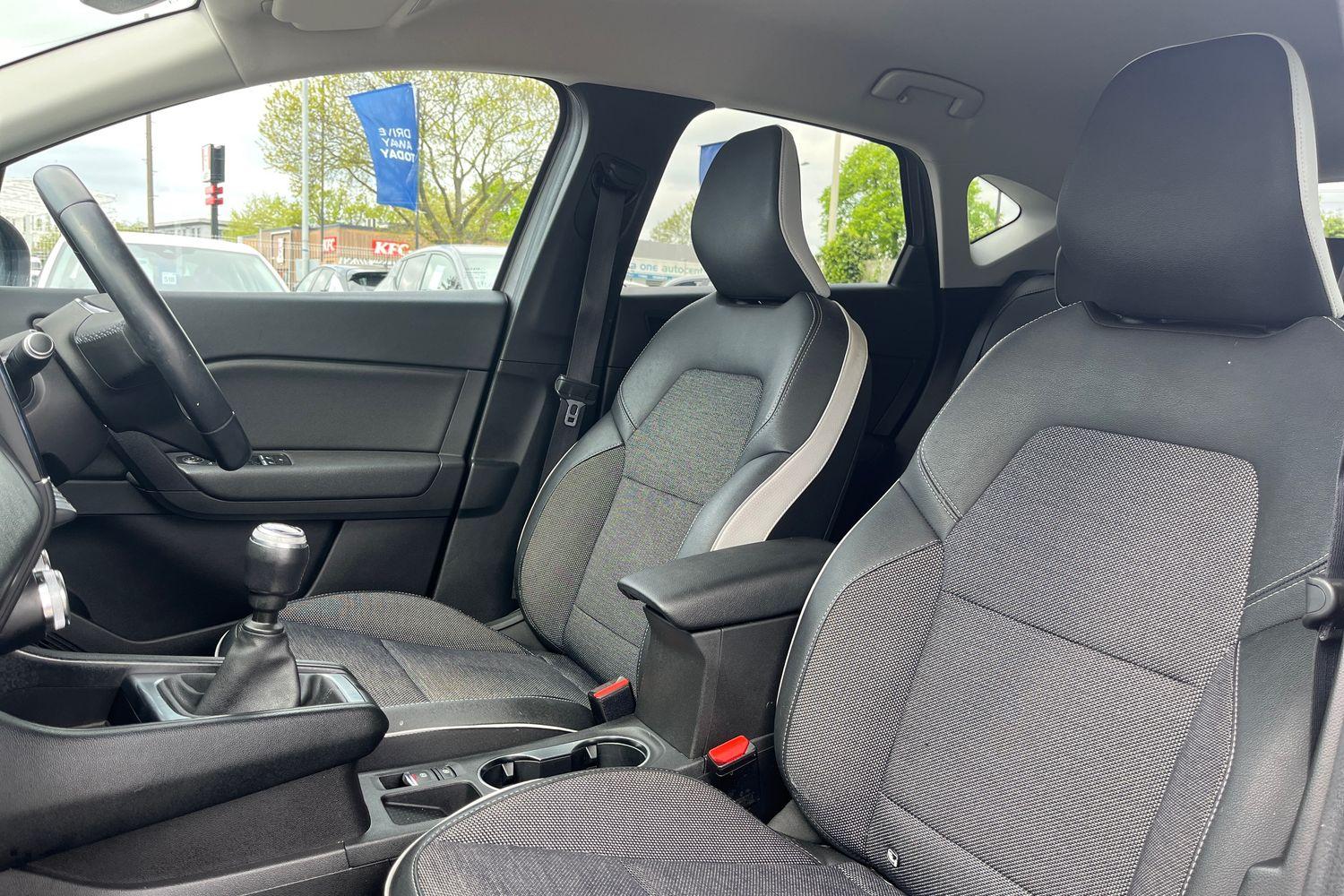 Renault CAPTUR Photo 18